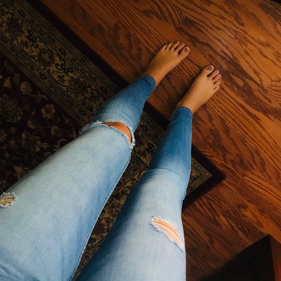 Hollister distressed jean - Picture 5 of 7